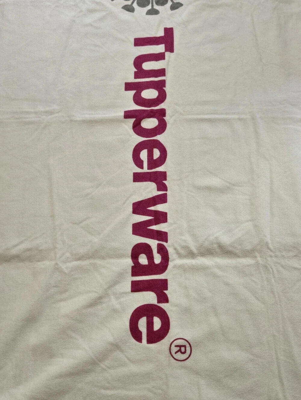 VINTAGE NOS TUPPERWARE WHITE BEACH TOWEL WITH STAKES OUTDOOR VACATION TRAVEL
